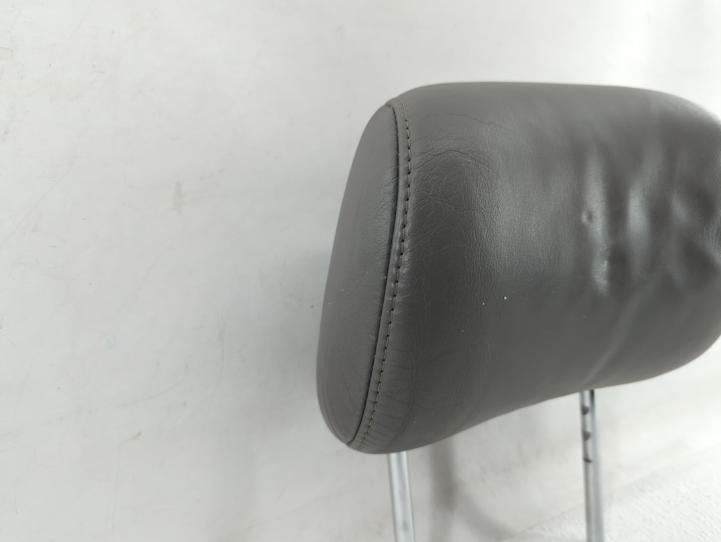 2000-2004 Toyota Avalon Headrest Head Rest Rear Seat Fits Fits 2000 2001 2002 2003 2004 OEM Used Auto Parts - Oemusedautopar