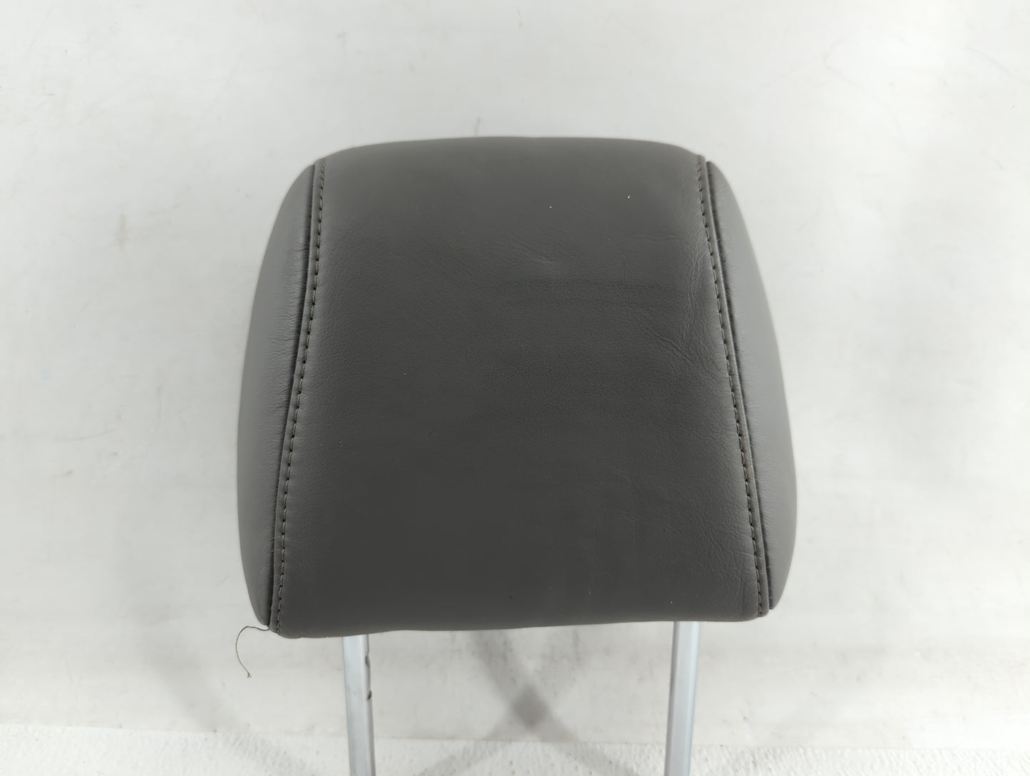 2000-2004 Toyota Avalon Headrest Head Rest Rear Seat Fits Fits 2000 2001 2002 2003 2004 OEM Used Auto Parts - Oemusedautopar