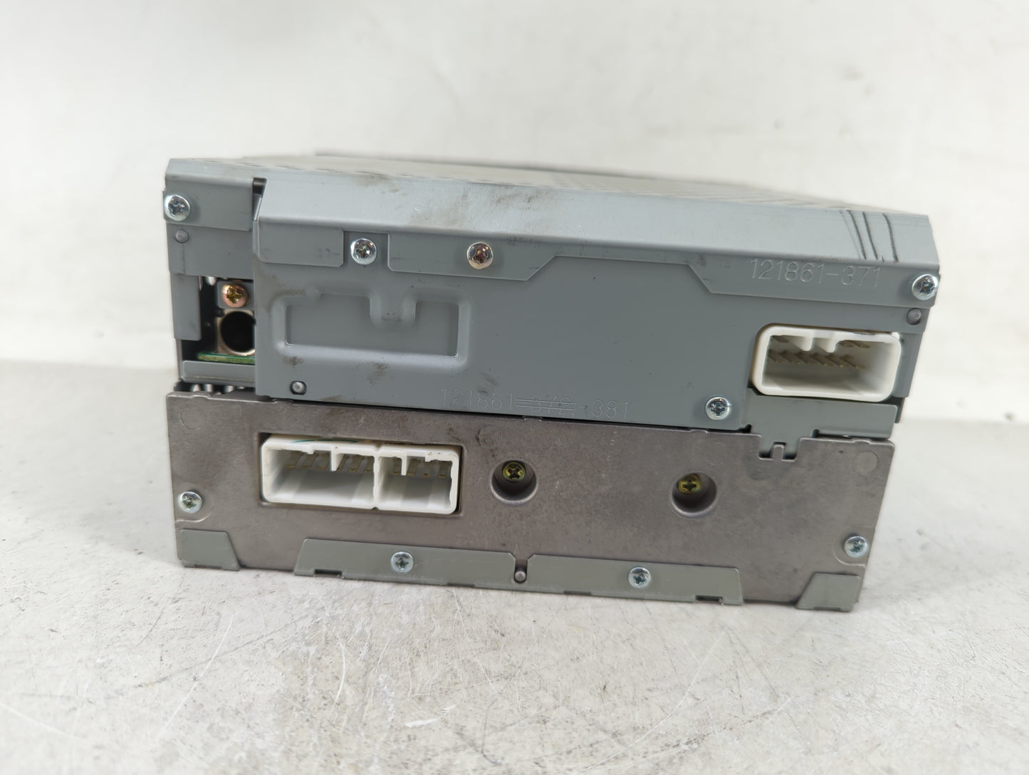 2000-2001 Toyota Camry Radio AM FM Cd Player Receiver Replacement P/N:86120-08110 Fits Fits 1999 2000 2001 2002 2003 OEM Use