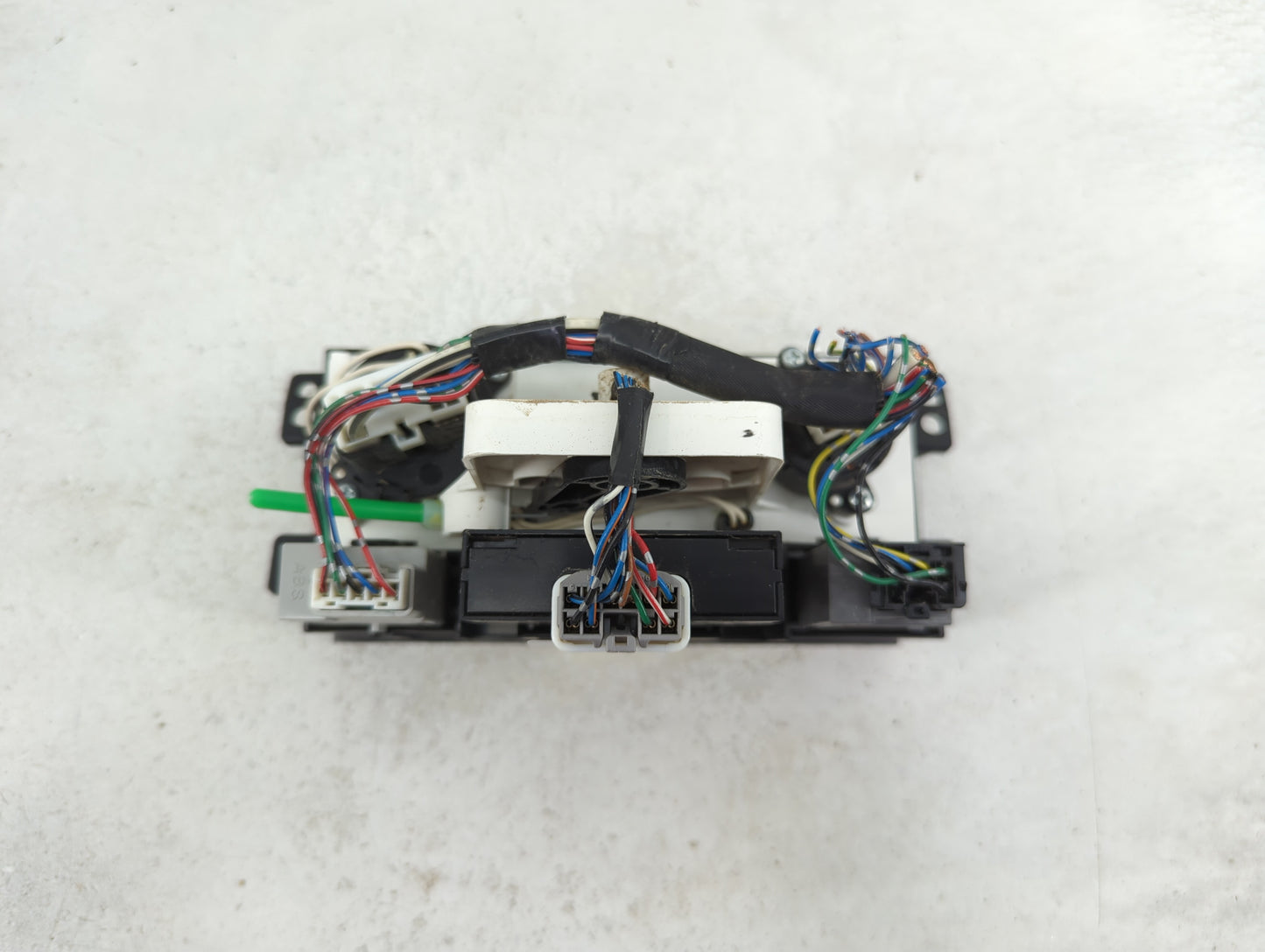 1999-2001 Toyota Camry Climate Control Module Temperature AC/Heater Replacement Fits Fits 1999 2000 2001 OEM Used Auto Parts