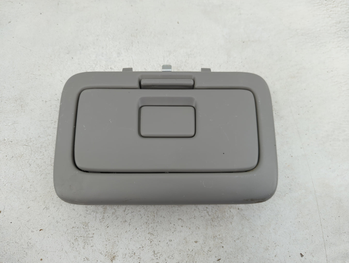 2001 Toyota Camry Overhead Roof Console - Oemusedautoparts1.com