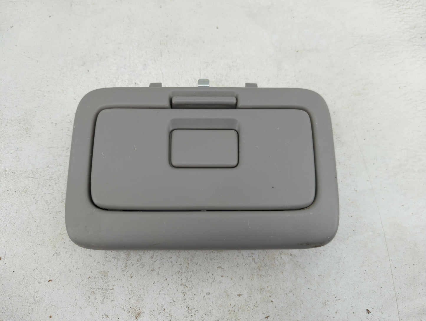 2001 Toyota Camry Overhead Roof Console - Oemusedautoparts1.com