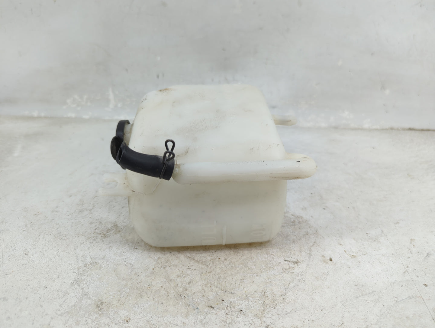 2001 Toyota Camry Windshield Washer Fluid Reservoir Bottle Oem - Oemusedautoparts1.com