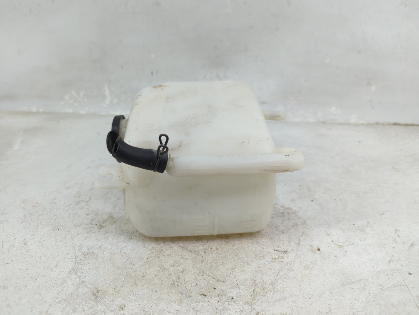 2001 Toyota Camry Windshield Washer Fluid Reservoir Bottle Oem - Oemusedautoparts1.com