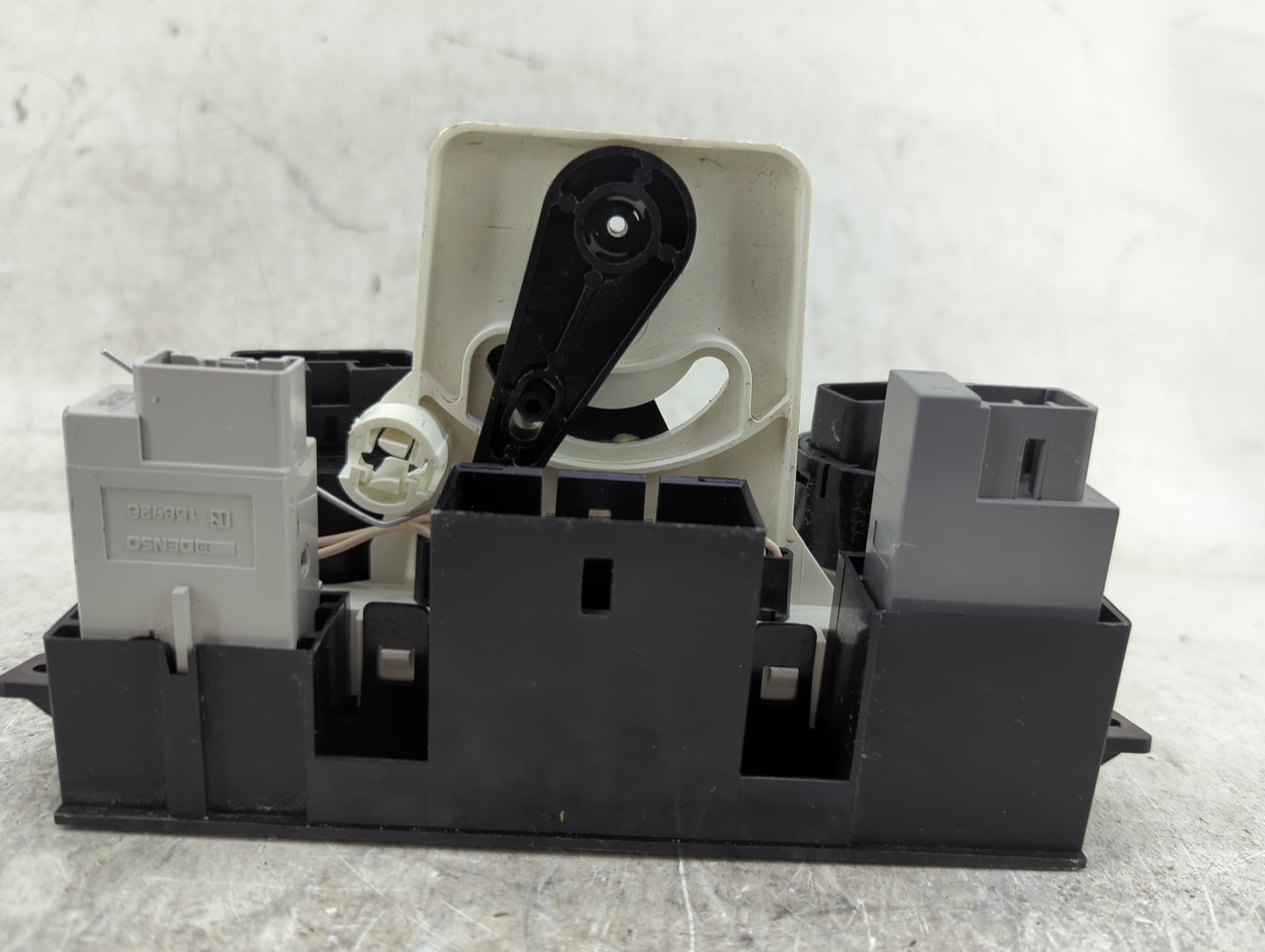 1999-2001 Toyota Camry Climate Control Module Temperature AC/Heater Replacement P/N:158926 Fits Fits 1999 2000 2001 OEM Used