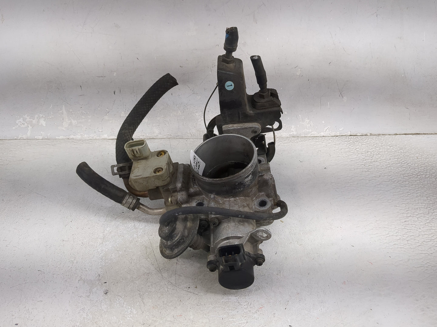 2001 Toyota Camry Throttle Body P/N:22270-20040 Fits OEM Used Auto Parts - Oemusedautoparts1.com