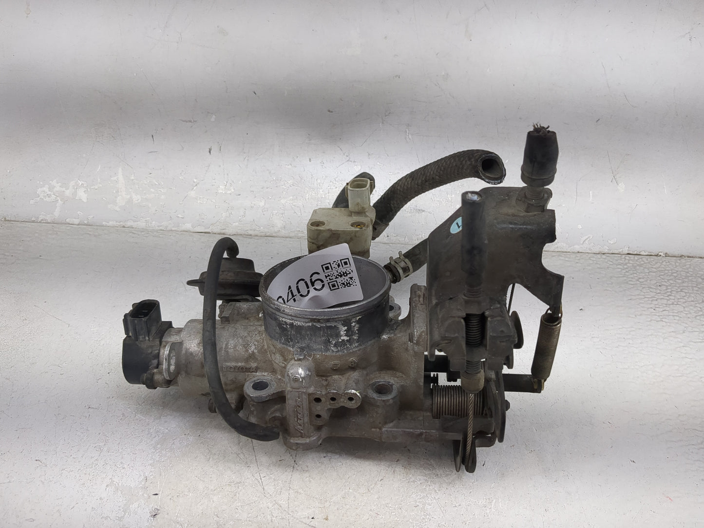 2001 Toyota Camry Throttle Body P/N:22270-20040 Fits OEM Used Auto Parts - Oemusedautoparts1.com