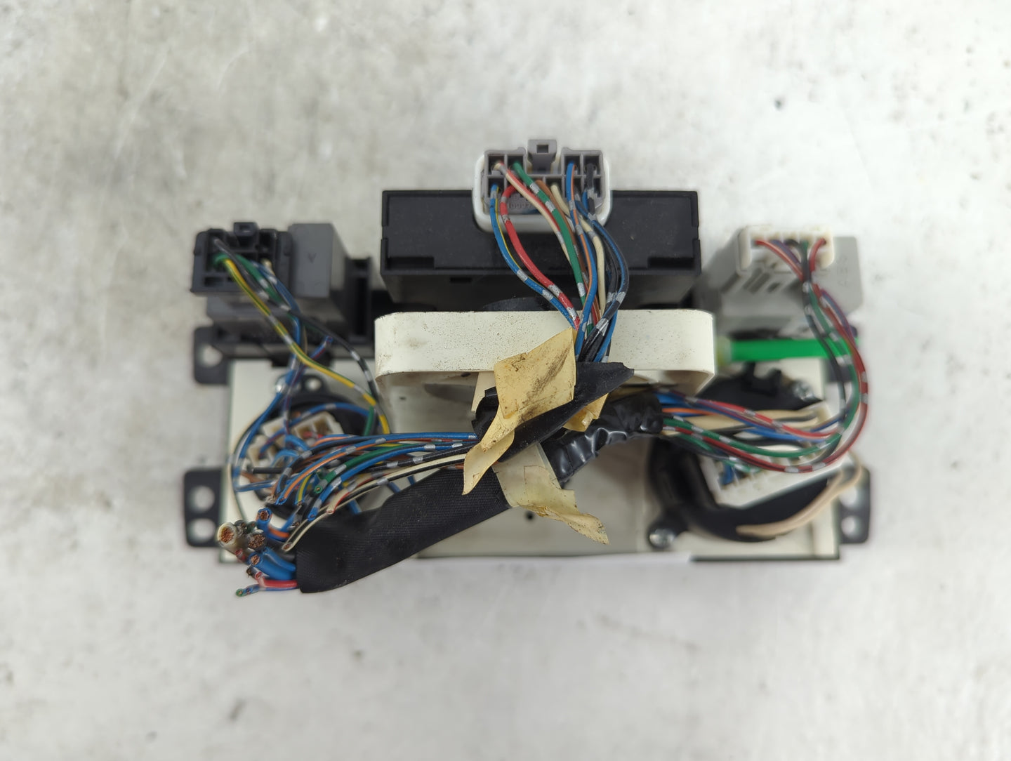 1999-2001 Toyota Camry Climate Control Module Temperature AC/Heater Replacement Fits Fits 1999 2000 2001 OEM Used Auto Parts