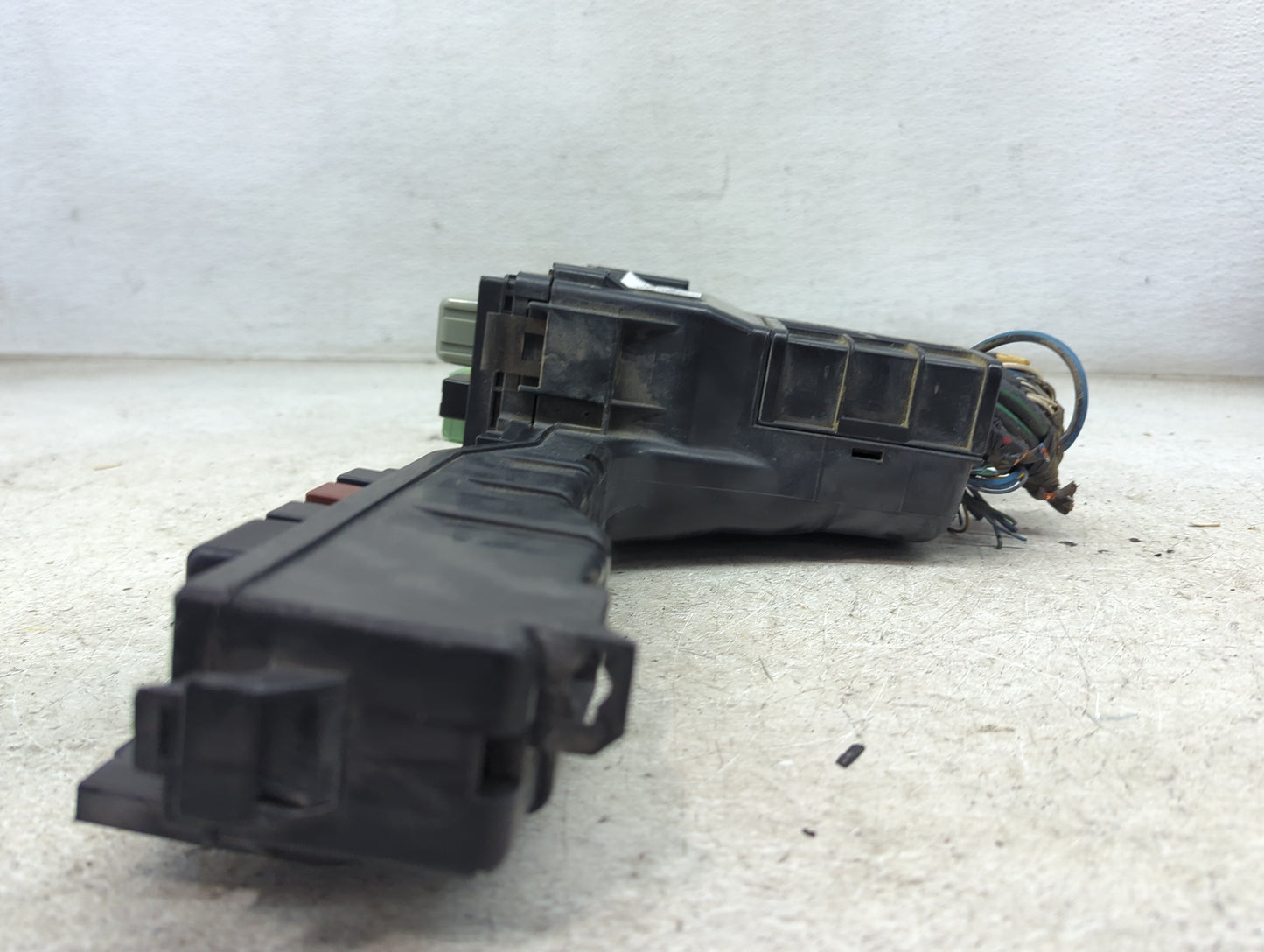 2000-2001 Toyota Camry Fusebox Fuse Box Panel Relay Module Fits Fits 1999 2000 2001 2002 2003 OEM Used Auto Parts - Oemuseda