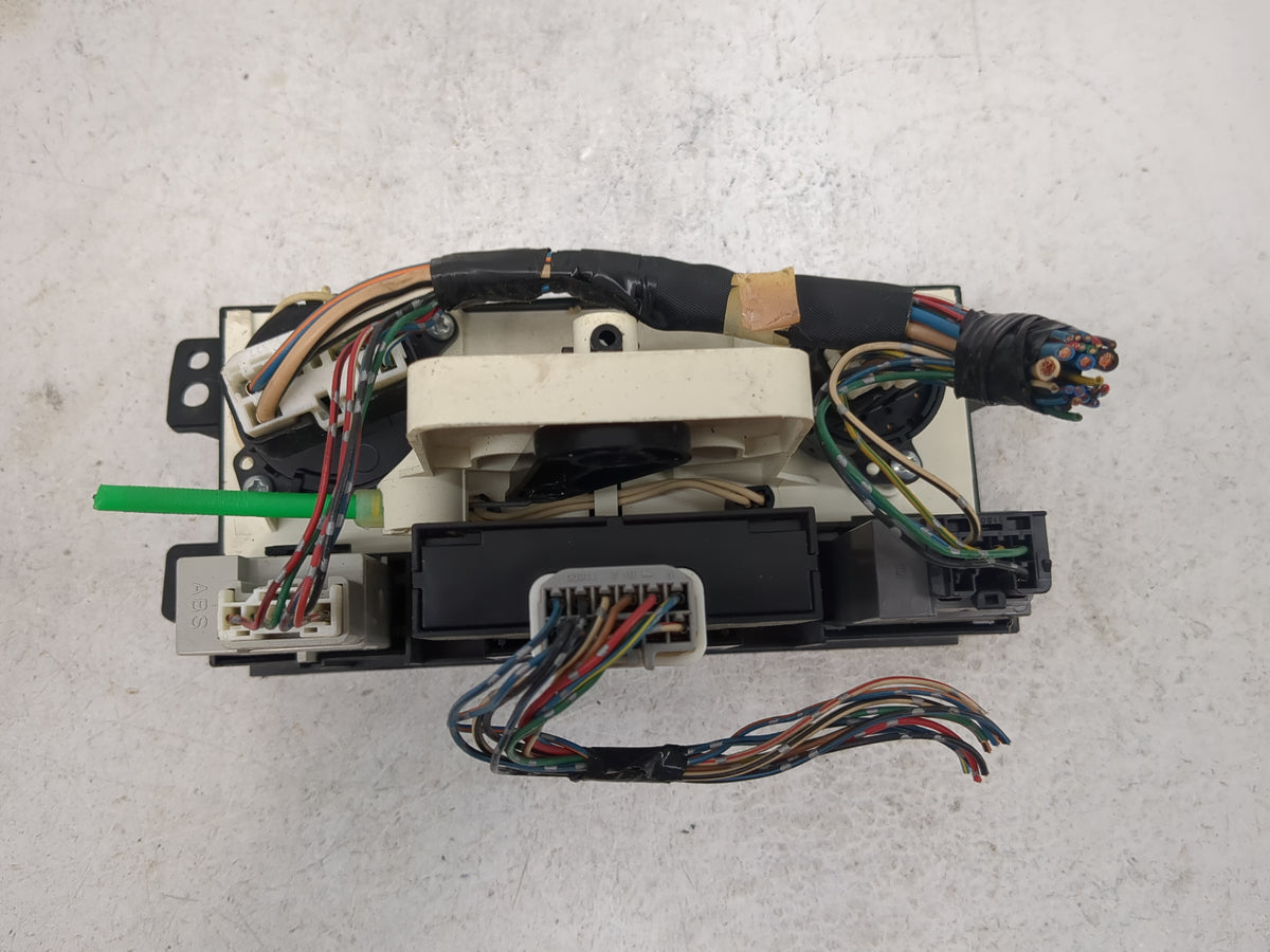 2000-2001 Toyota Camry Climate Control Module Temperature AC/Heater Replacement P/N:061101A Fits Fits 2000 2001 2002 2003 OE