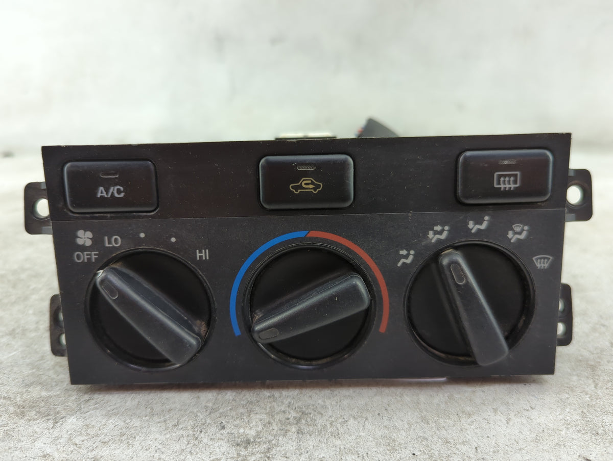 2001 Toyota Camry Climate Control Module Temperature AC/Heater Replacement P/N:158426 Fits OEM Used Auto Parts - Oemusedauto