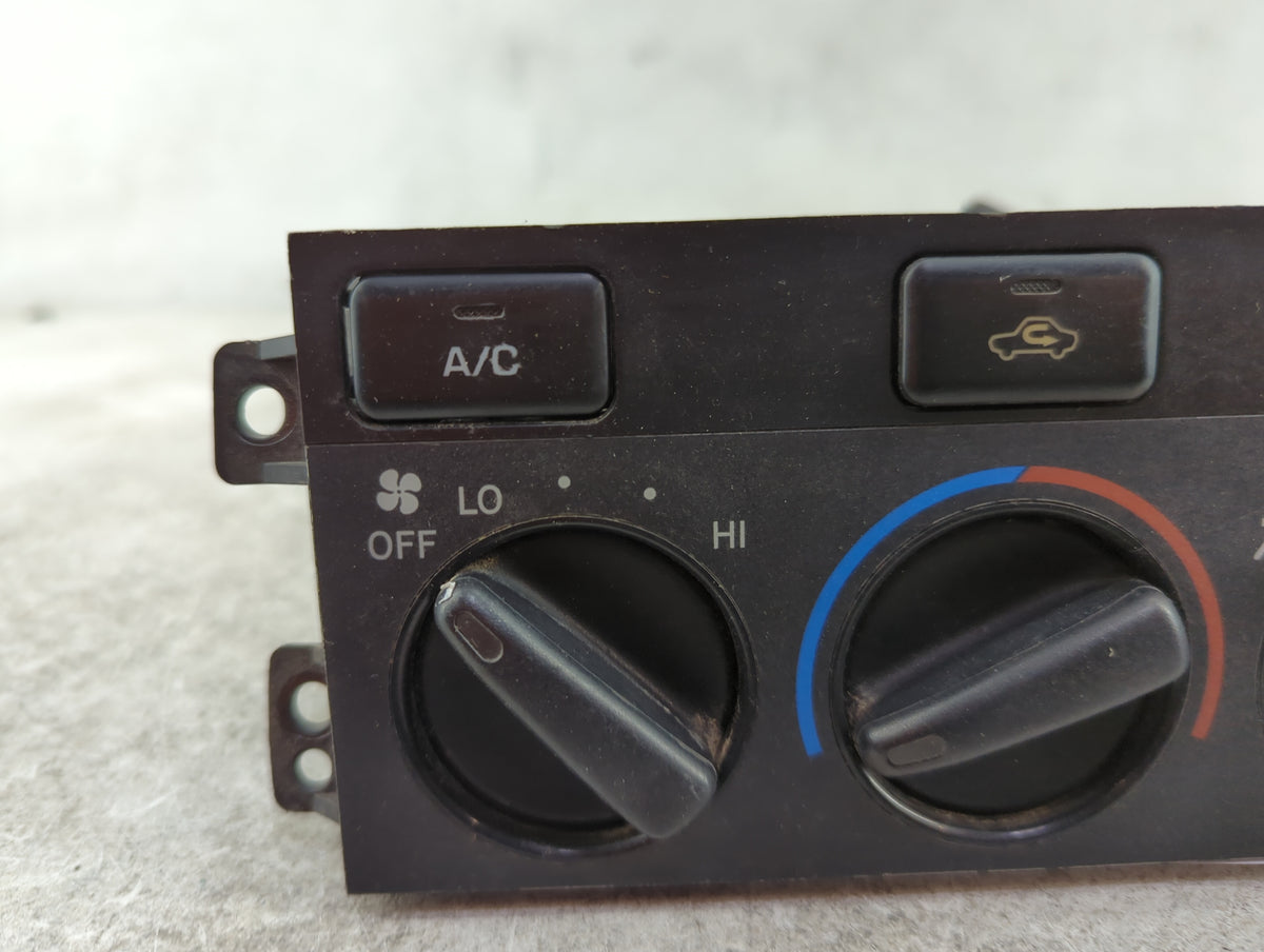 2001 Toyota Camry Climate Control Module Temperature AC/Heater Replacement P/N:158426 Fits OEM Used Auto Parts - Oemusedauto