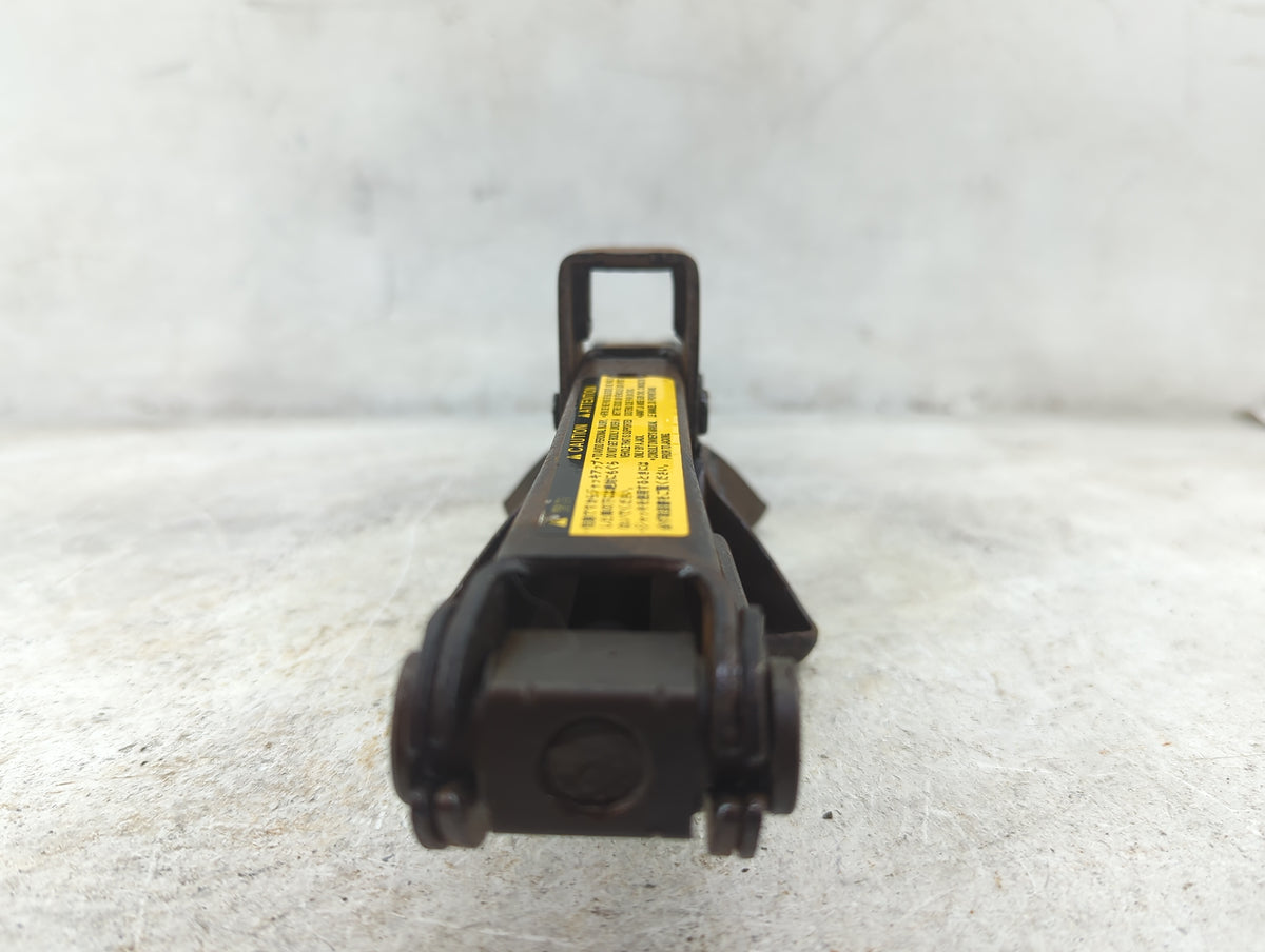 2001 Toyota Camry Spare Scissor Car Jack 1516304 - Oemusedautoparts1.com
