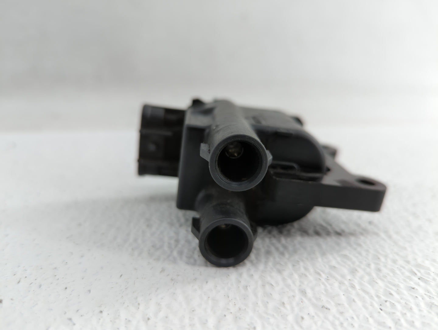 1997-2000 Toyota Tacoma Ignition Coil Igniter Pack - Oemusedautoparts1.com