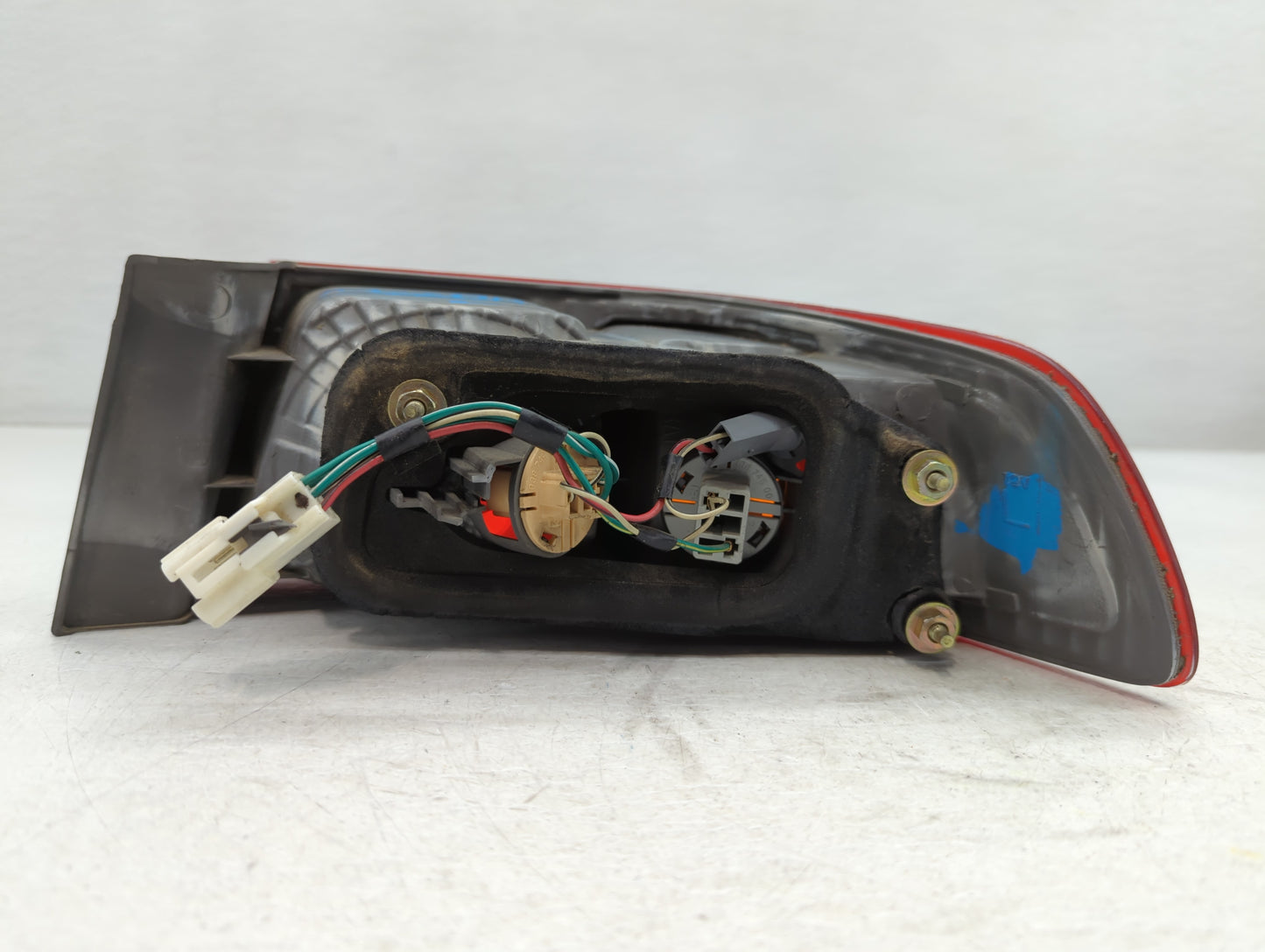 2000-2001 Toyota Camry Tail Light Assembly Passenger Right OEM Fits Fits 2000 2001 OEM Used Auto Parts - Oemusedautoparts1.c