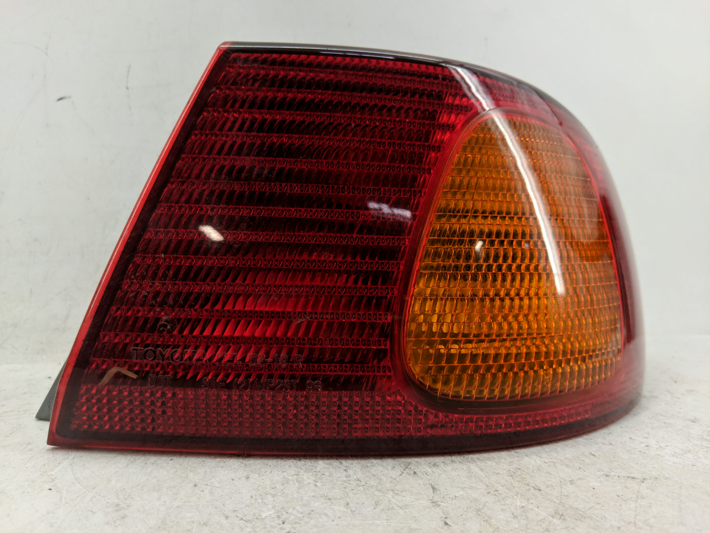 1998-2002 Toyota Corolla Tail Light Assembly Passenger Right OEM Fits Fits 1998 1999 2000 2001 2002 OEM Used Auto Parts - Oe