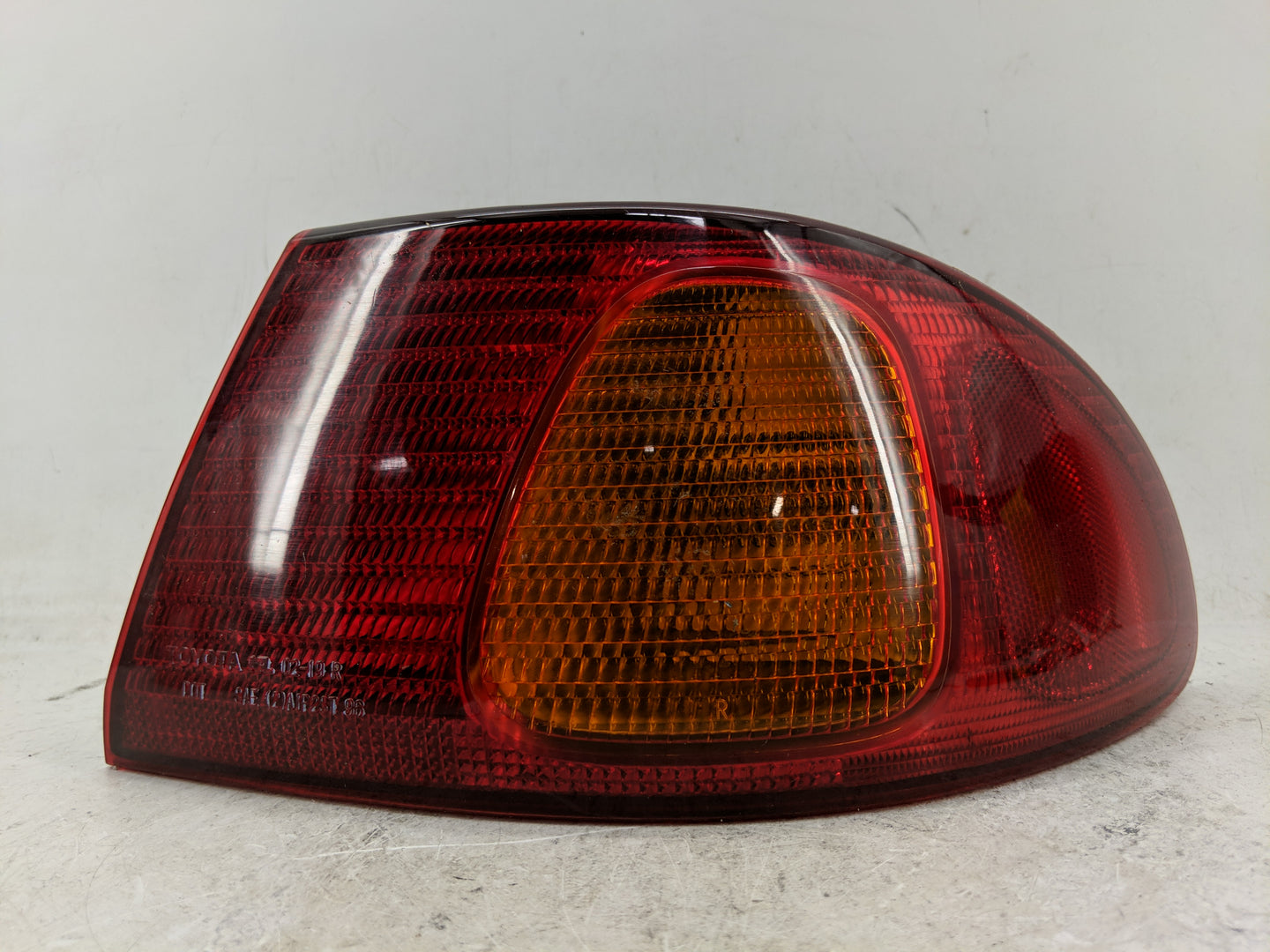 1998-2002 Toyota Corolla Tail Light Assembly Passenger Right OEM Fits Fits 1998 1999 2000 2001 2002 OEM Used Auto Parts - Oe