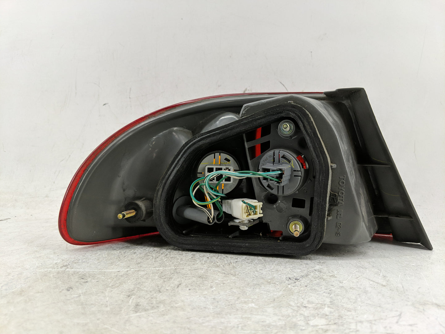 1998-2002 Toyota Corolla Tail Light Assembly Passenger Right OEM Fits Fits 1998 1999 2000 2001 2002 OEM Used Auto Parts - Oe