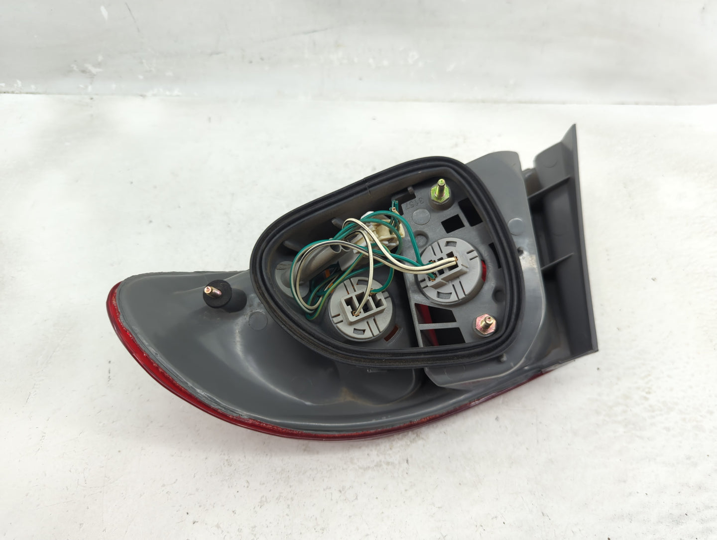 1998-2002 Toyota Corolla Tail Light Assembly Driver Left OEM P/N:4600247993 TY563-B000L Fits Fits 1998 1999 2000 2001 2002 O