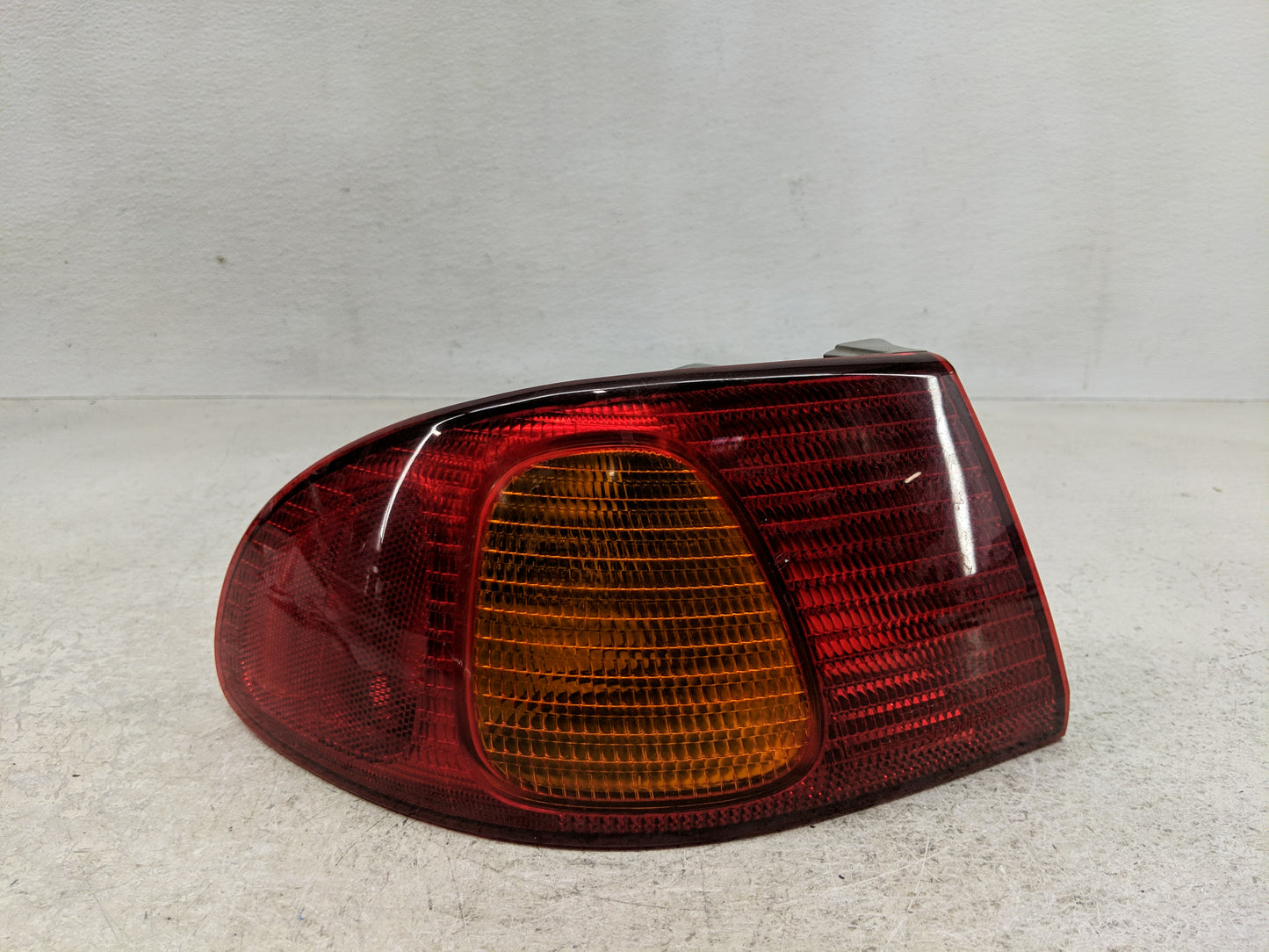 1998-2002 Toyota Corolla Tail Light Assembly Driver Left OEM P/N:4600247993 TY563-B000L Fits Fits 1998 1999 2000 2001 2002 O