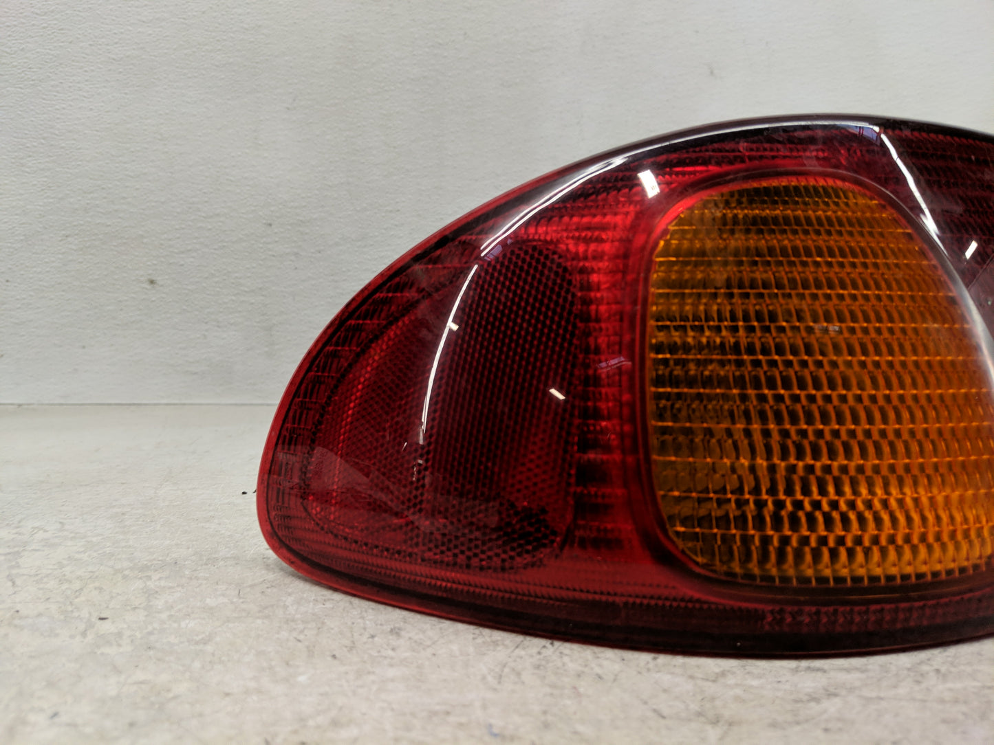 1998-2002 Toyota Corolla Tail Light Assembly Driver Left OEM P/N:4600247993 TY563-B000L Fits Fits 1998 1999 2000 2001 2002 O