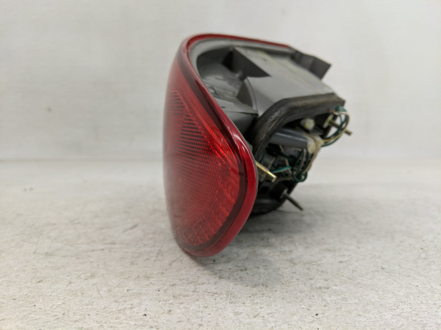 1998-2002 Toyota Corolla Tail Light Assembly Driver Left OEM P/N:4600247993 TY563-B000L Fits Fits 1998 1999 2000 2001 2002 O