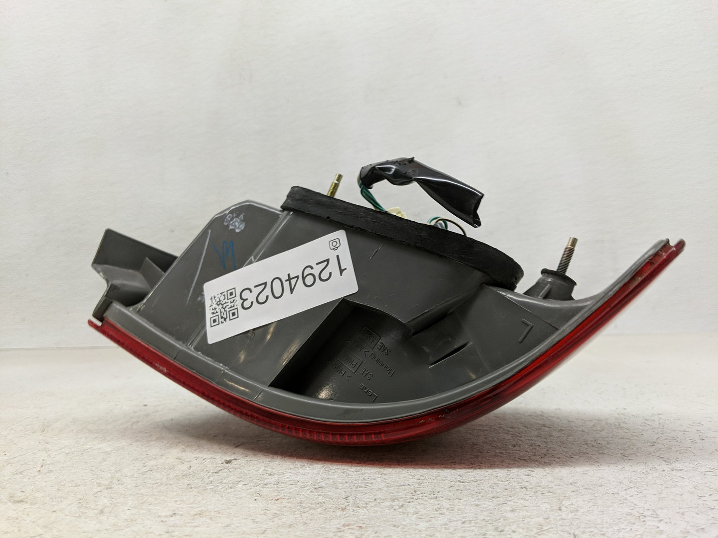 1998-2002 Toyota Corolla Tail Light Assembly Driver Left OEM Fits Fits 1998 1999 2000 2001 2002 OEM Used Auto Parts - Oemuse