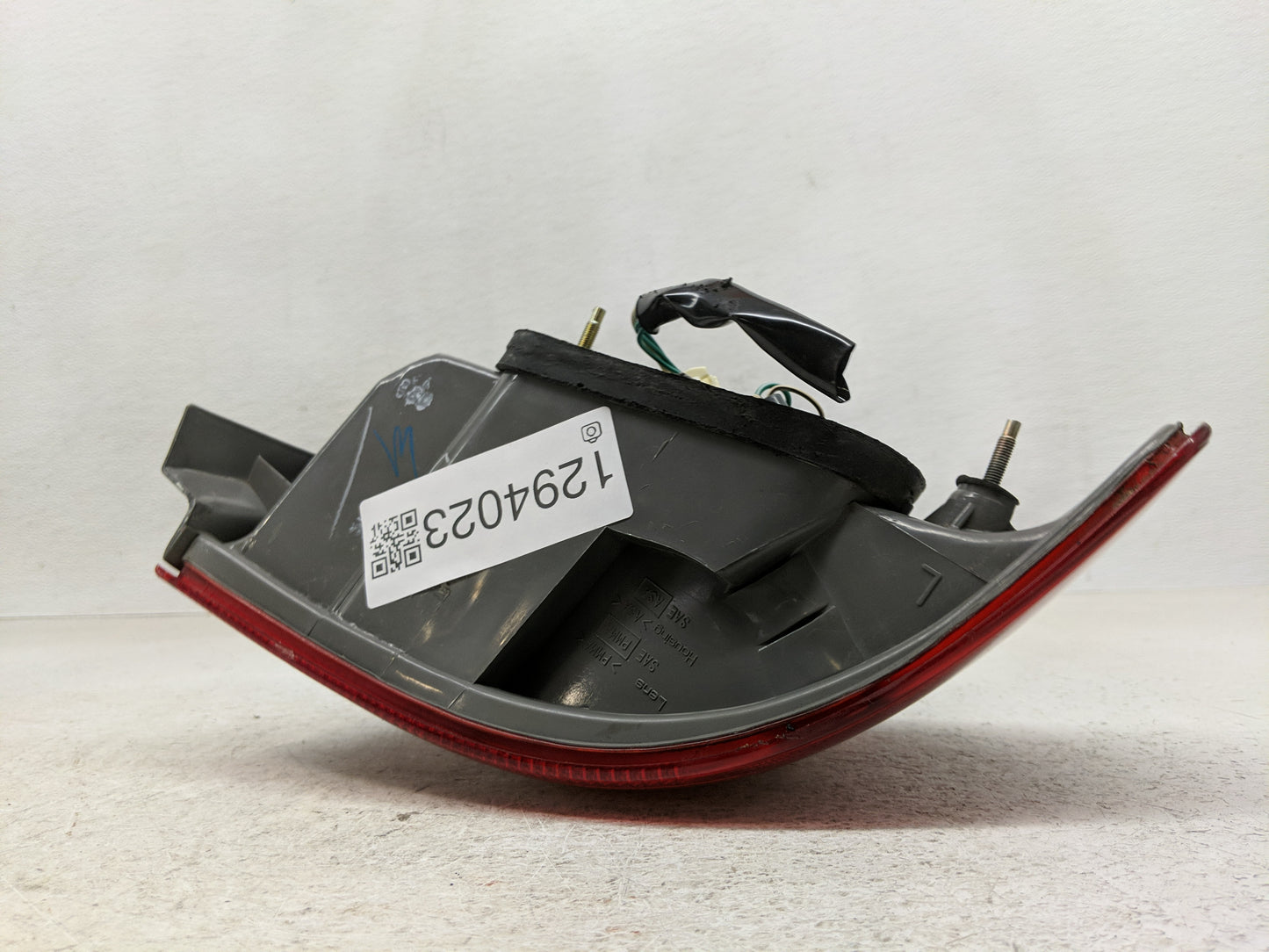 1998-2002 Toyota Corolla Tail Light Assembly Driver Left OEM Fits Fits 1998 1999 2000 2001 2002 OEM Used Auto Parts - Oemuse