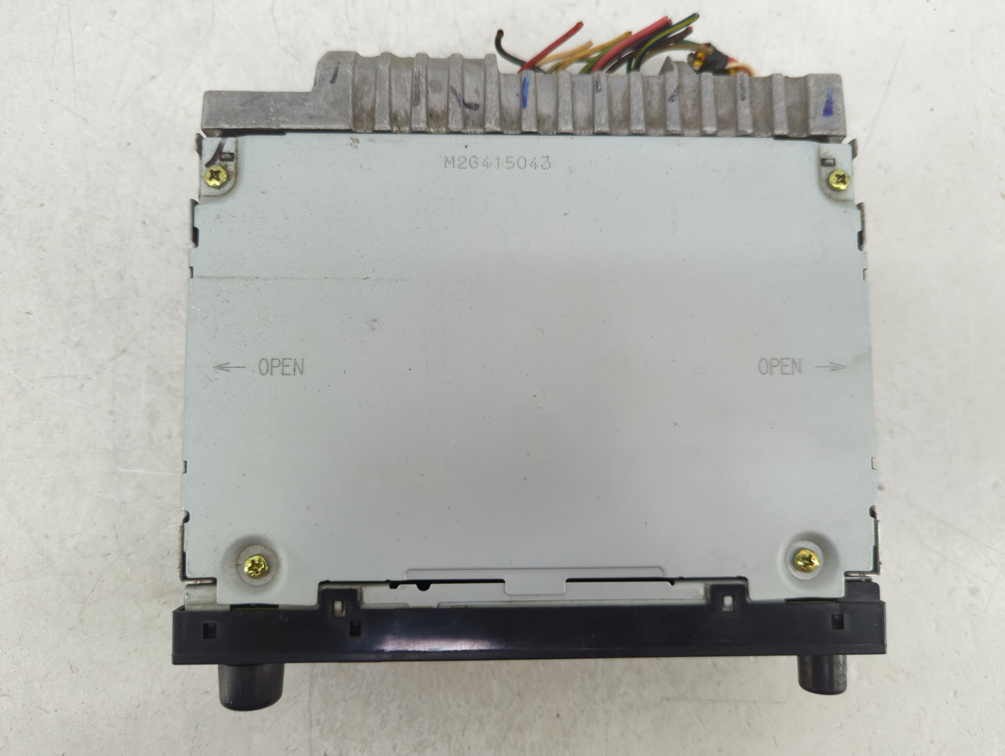 1998-2002 Toyota Corolla Radio AM FM Cd Player Receiver Replacement P/N:86120-04090 Fits Fits 1997 1998 1999 2000 2001 2002 