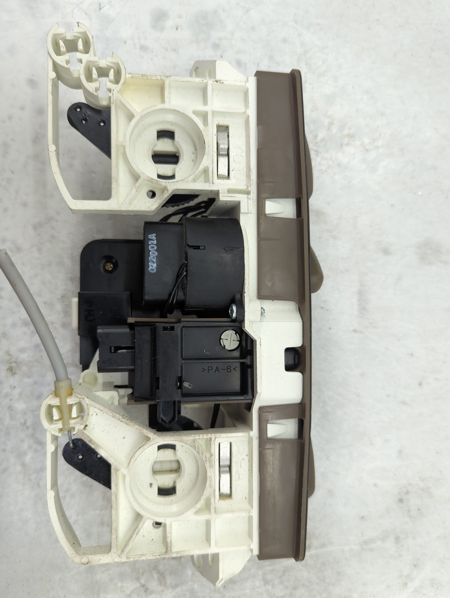 2001-2002 Toyota Corolla Climate Control Module Temperature AC/Heater Replacement P/N:022001A Fits Fits 2001 2002 OEM Used A