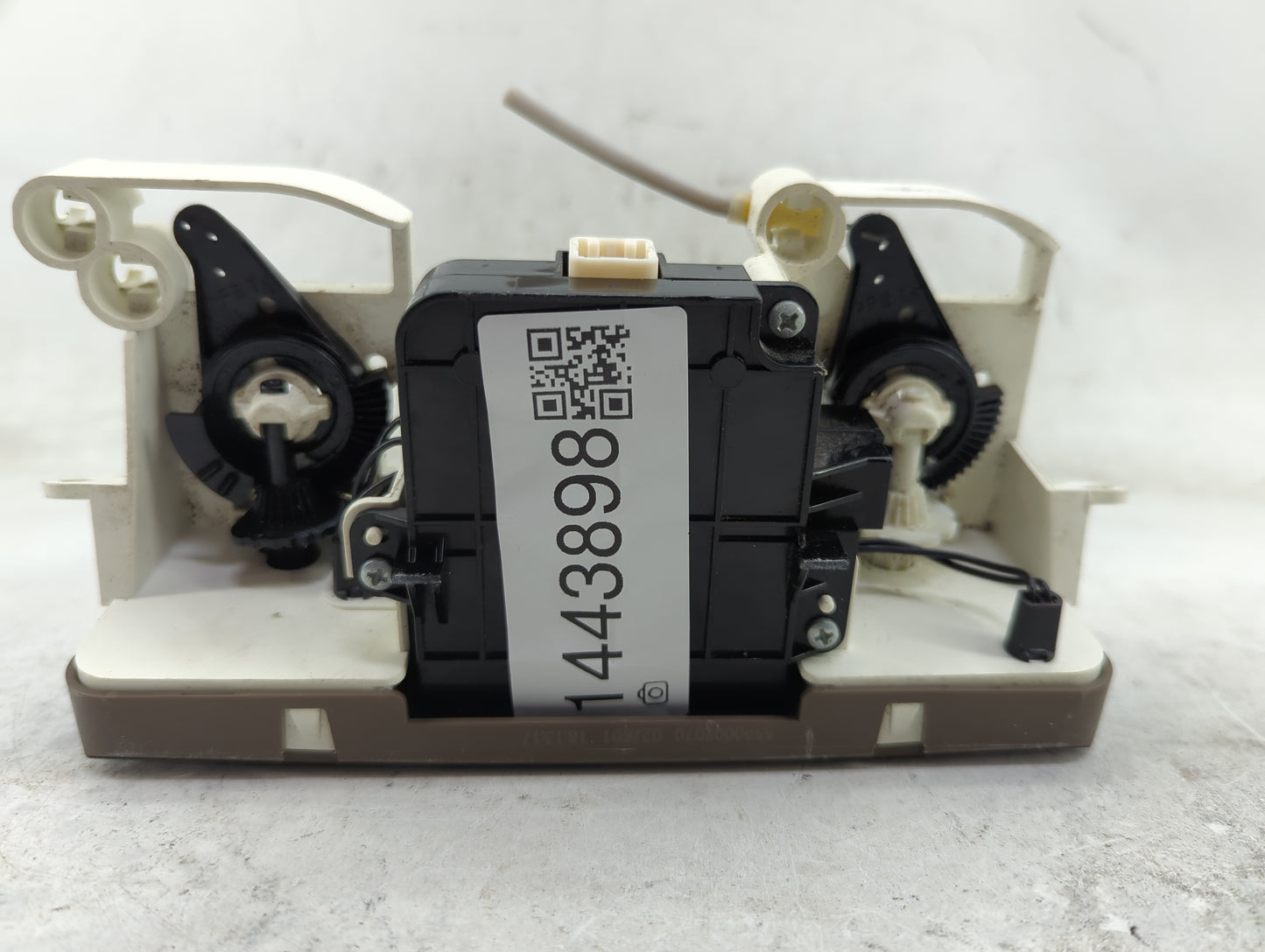 2001-2002 Toyota Corolla Climate Control Module Temperature AC/Heater Replacement P/N:022001A Fits Fits 2001 2002 OEM Used A