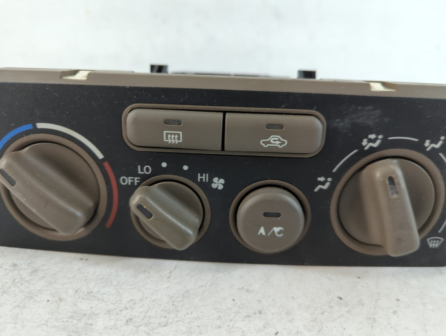 2001-2002 Toyota Corolla Climate Control Module Temperature AC/Heater Replacement Fits Fits 2001 2002 OEM Used Auto Parts - 