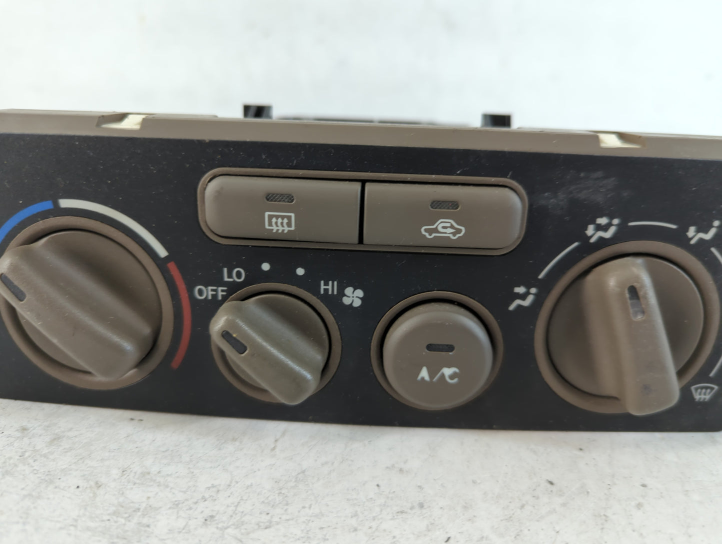 2001-2002 Toyota Corolla Climate Control Module Temperature AC/Heater Replacement Fits Fits 2001 2002 OEM Used Auto Parts - 