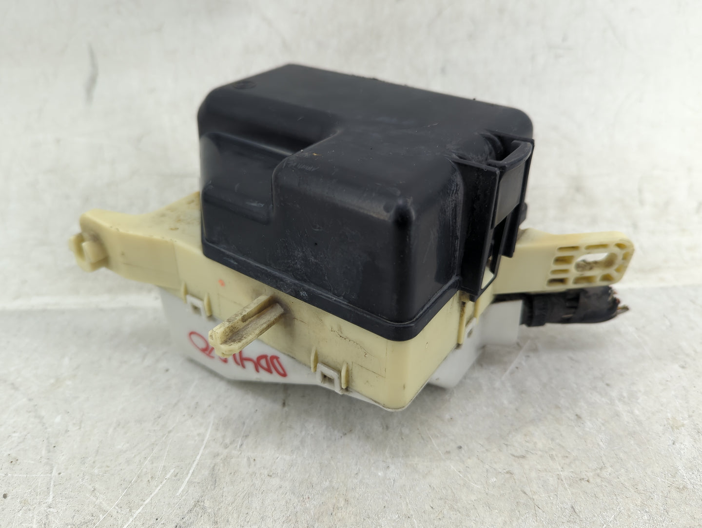 2000-2002 Toyota Echo Fusebox Fuse Box Panel Relay Module P/N:15239825 Fits Fits 2000 2001 2002 OEM Used Auto Parts - Oemuse
