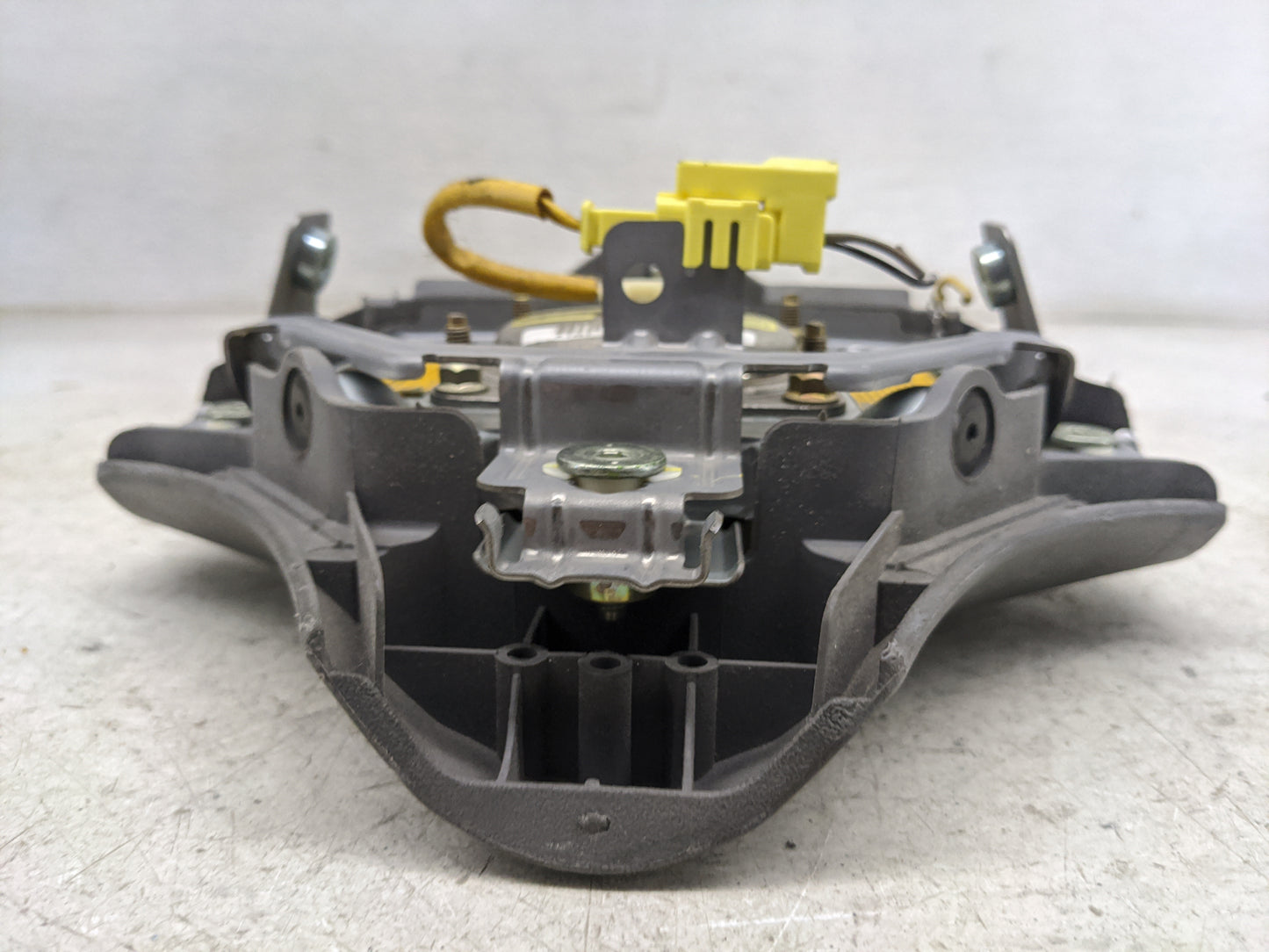 2000-2002 Toyota Echo Air Bag Driver Left Steering Wheel Mounted Fits Fits 2000 2001 2002 OEM Used Auto Parts - Oemusedautop