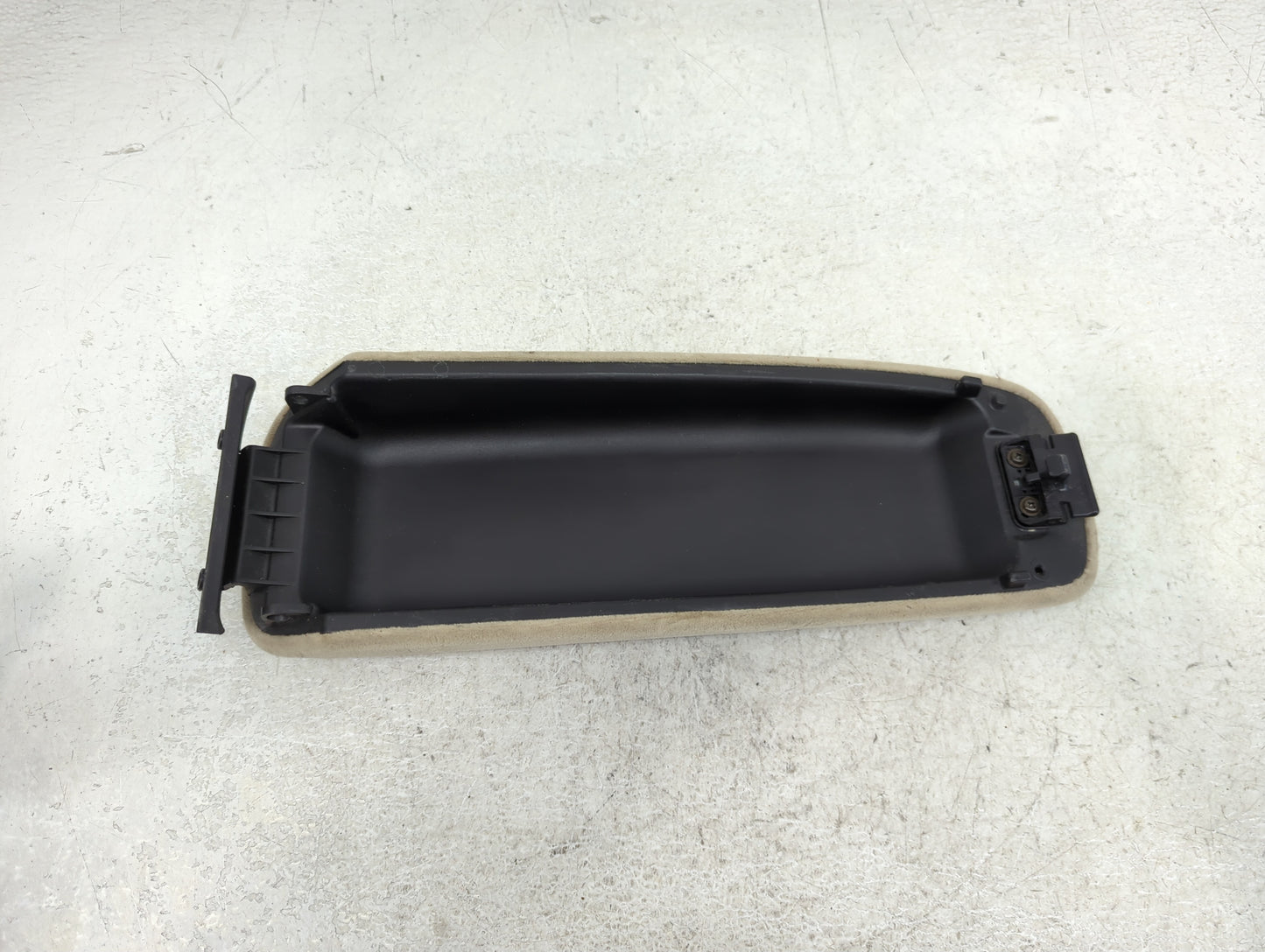 2001-2003 Toyota Highlander Center Console Armrest Cover Lid Fits Fits 2001 2002 2003 OEM Used Auto Parts - Oemusedautoparts