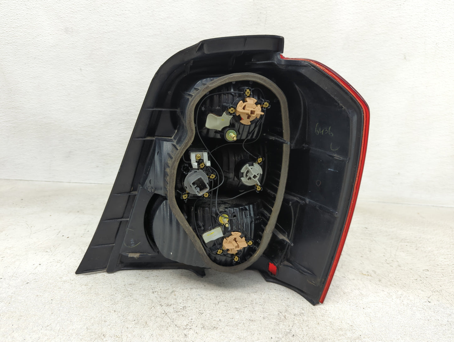 2001-2003 Toyota Highlander Tail Light Assembly Driver Left OEM Fits Fits 2001 2002 2003 OEM Used Auto Parts - Oemusedautopa
