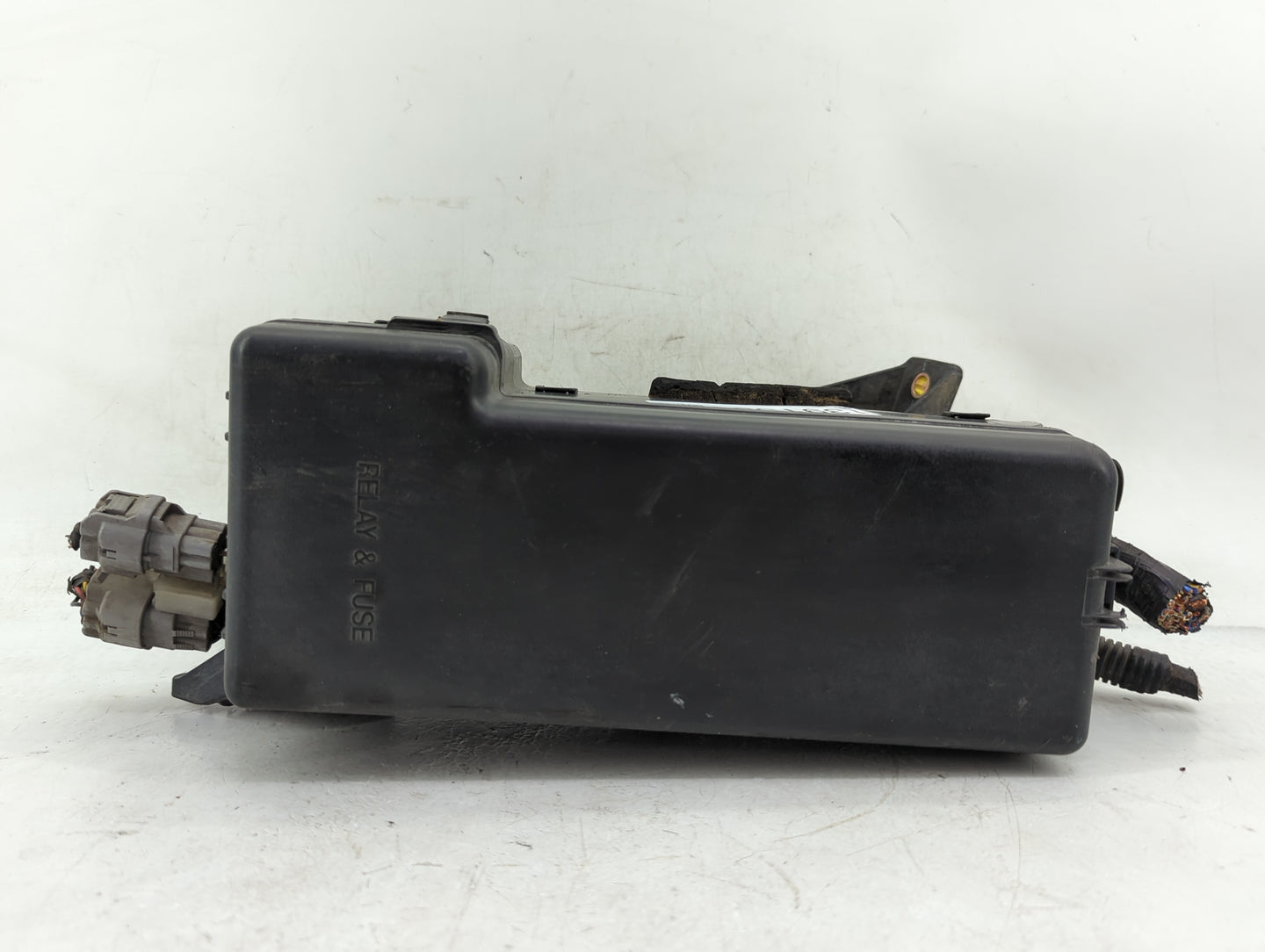 2001-2003 Toyota Highlander Fusebox Fuse Box Panel Relay Module Fits Fits 2001 2002 2003 OEM Used Auto Parts - Oemusedautopa