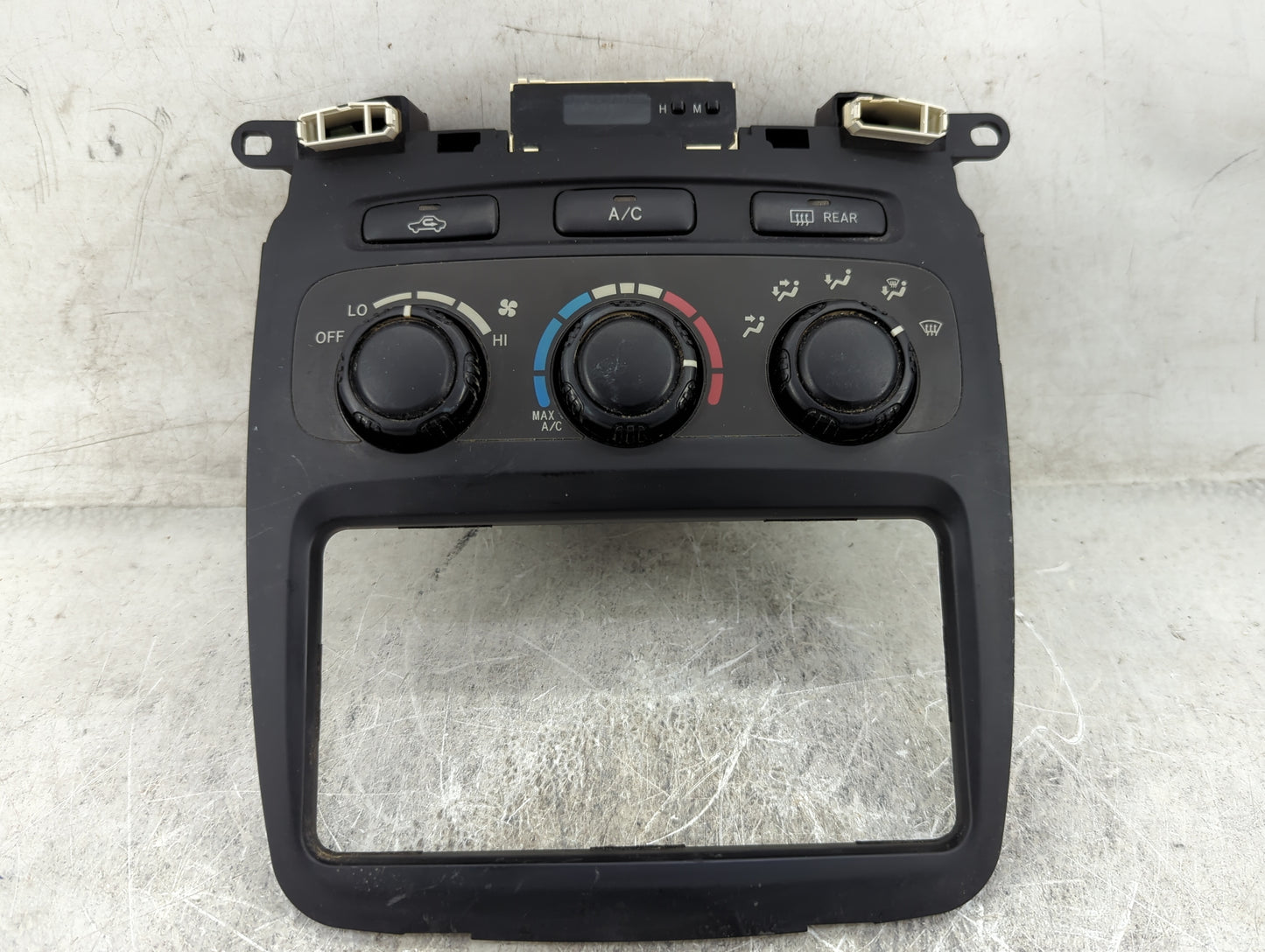 2001 Toyota Highlander Climate Control Module Temperature AC/Heater Replacement P/N:84010-48270 Fits OEM Used Auto Parts - O