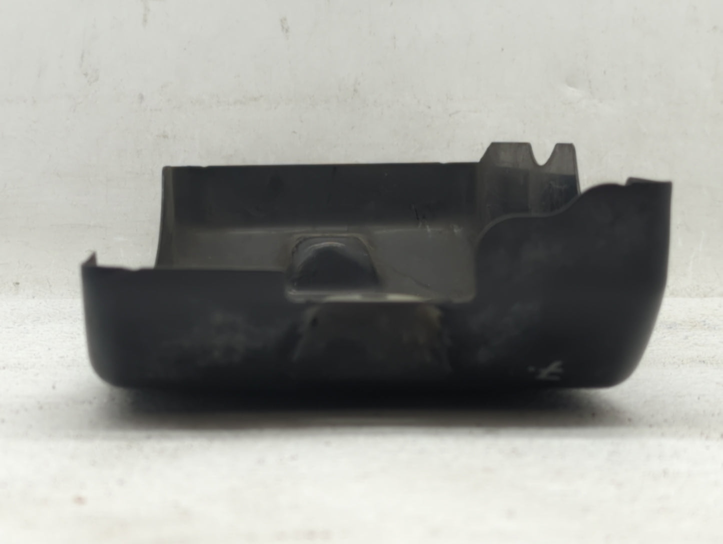 2001 Toyota Sequoia Engine Cover - Oemusedautoparts1.com