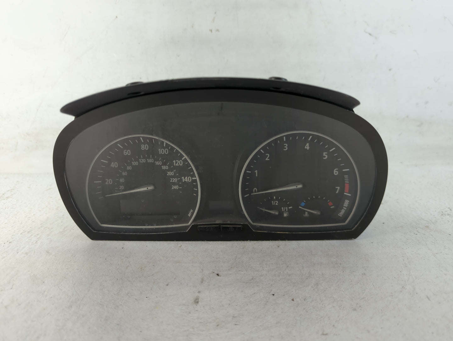 2001-2003 Toyota Sienna Instrument Cluster Speedometer Gauges P/N:3 414 378-0 Fits Fits 2001 2002 2003 OEM Used Auto Parts -