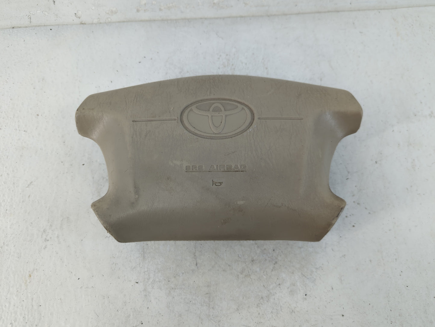 2000-2001 Toyota Solara Air Bag Driver Left Steering Wheel Mounted Fits Fits 2000 2001 OEM Used Auto Parts - Oemusedautopart