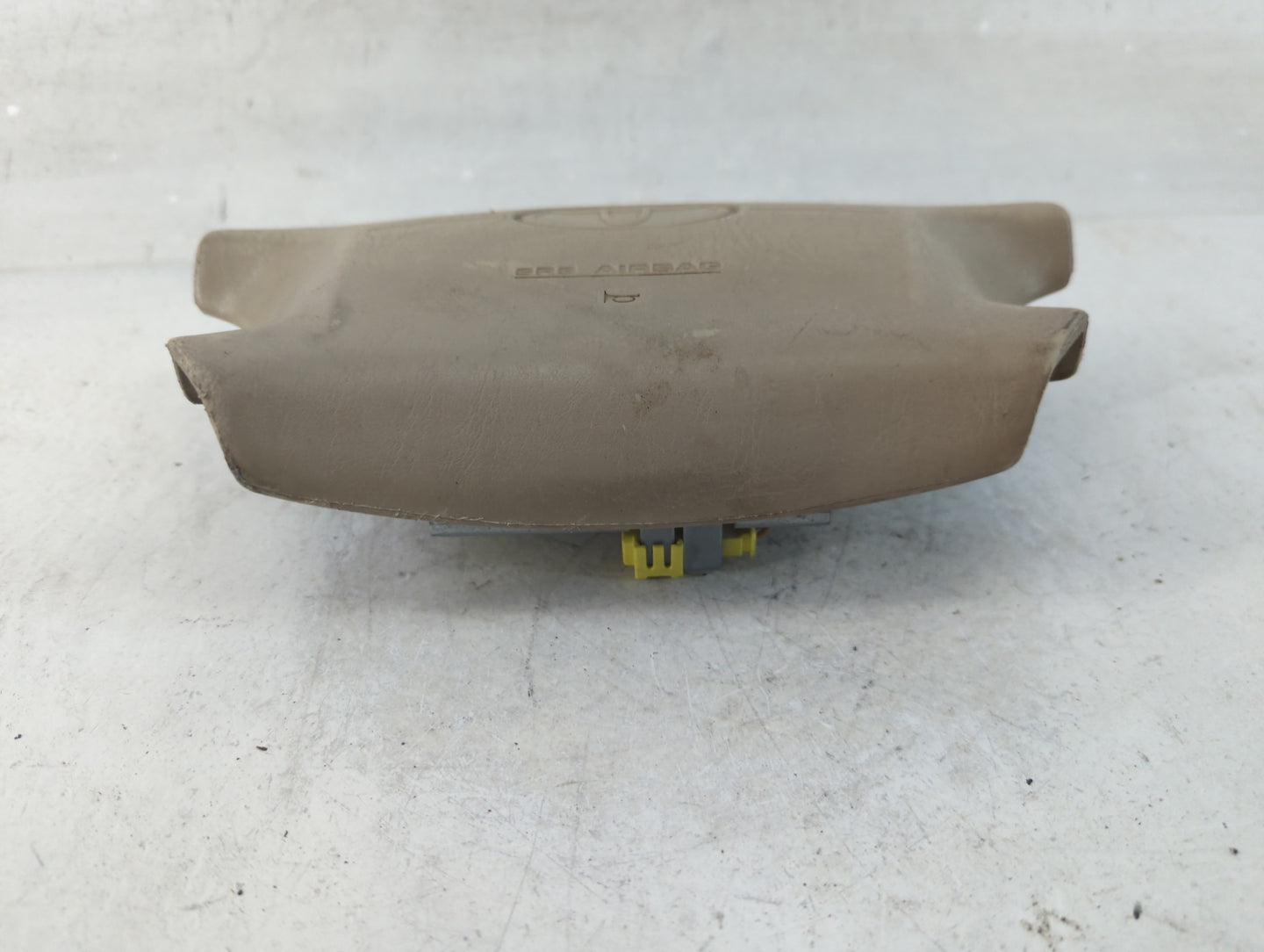 2000-2001 Toyota Solara Air Bag Driver Left Steering Wheel Mounted Fits Fits 2000 2001 OEM Used Auto Parts - Oemusedautopart