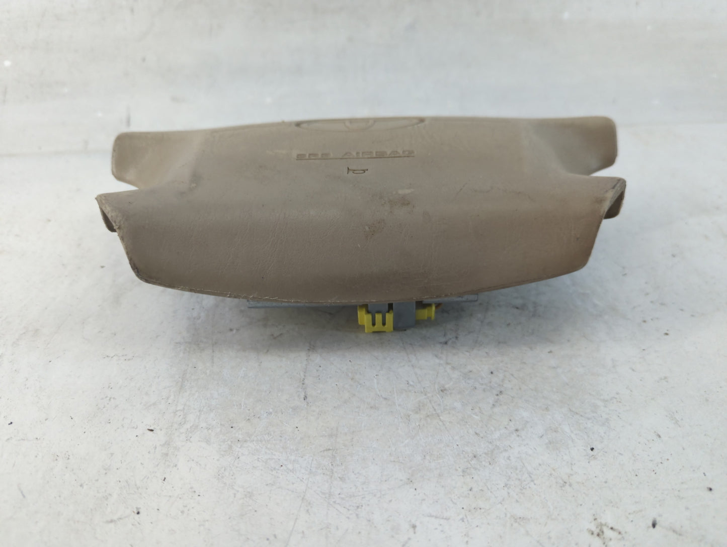 2000-2001 Toyota Solara Air Bag Driver Left Steering Wheel Mounted Fits Fits 2000 2001 OEM Used Auto Parts - Oemusedautopart