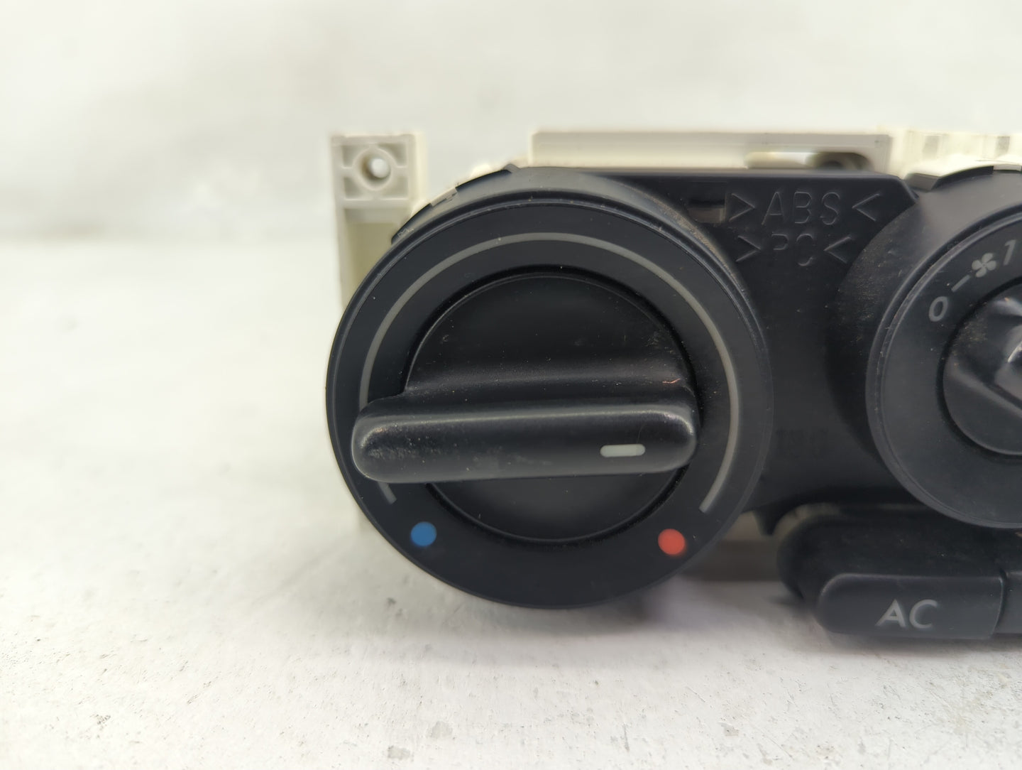 1998-2010 Volkswagen Beetle Climate Control Module Temperature AC/Heater Replacement P/N:1C0820045D Fits OEM Used Auto Parts