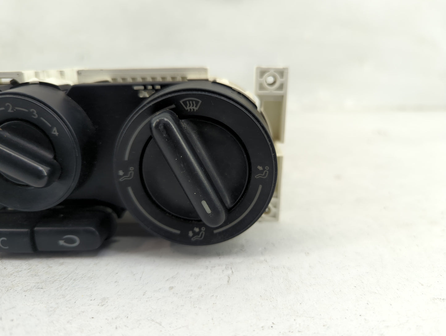 1998-2010 Volkswagen Beetle Climate Control Module Temperature AC/Heater Replacement P/N:1C0820045D Fits OEM Used Auto Parts