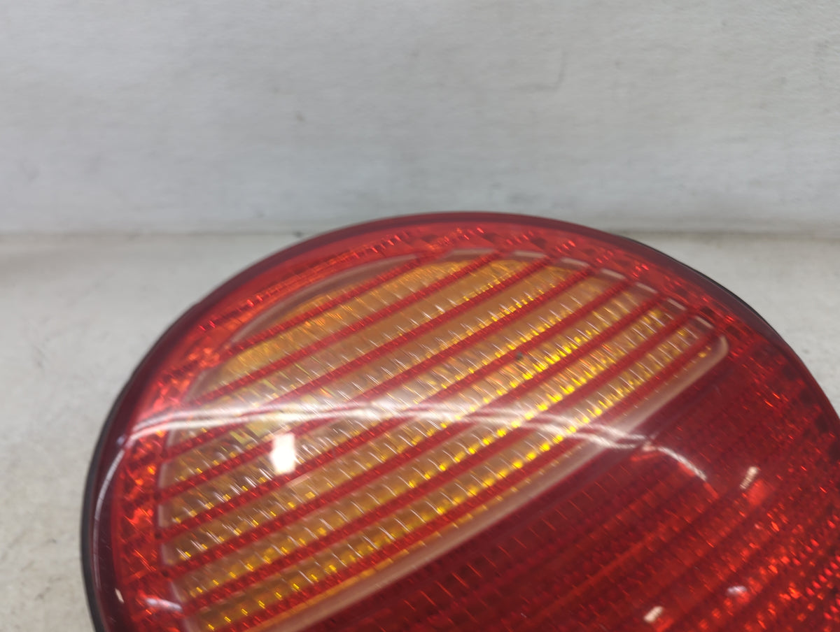 1998-2005 Volkswagen Beetle Tail Light Assembly Passenger Right OEM Fits Fits 1998 1999 2000 2001 2002 2003 2004 2005 OEM Us