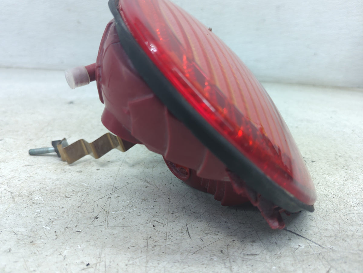 1998-2005 Volkswagen Beetle Tail Light Assembly Passenger Right OEM Fits Fits 1998 1999 2000 2001 2002 2003 2004 2005 OEM Us