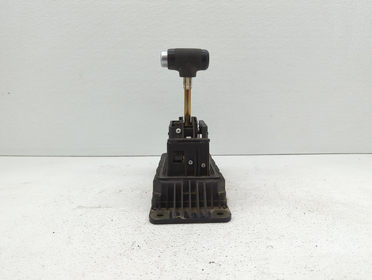 2001 Volkswagen Beetle Floor Console Assembly Shifter - Oemusedautoparts1.com