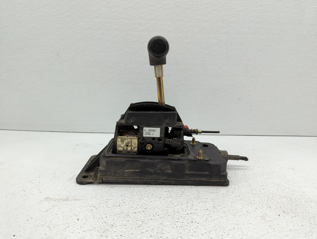 2001 Volkswagen Beetle Floor Console Assembly Shifter - Oemusedautoparts1.com